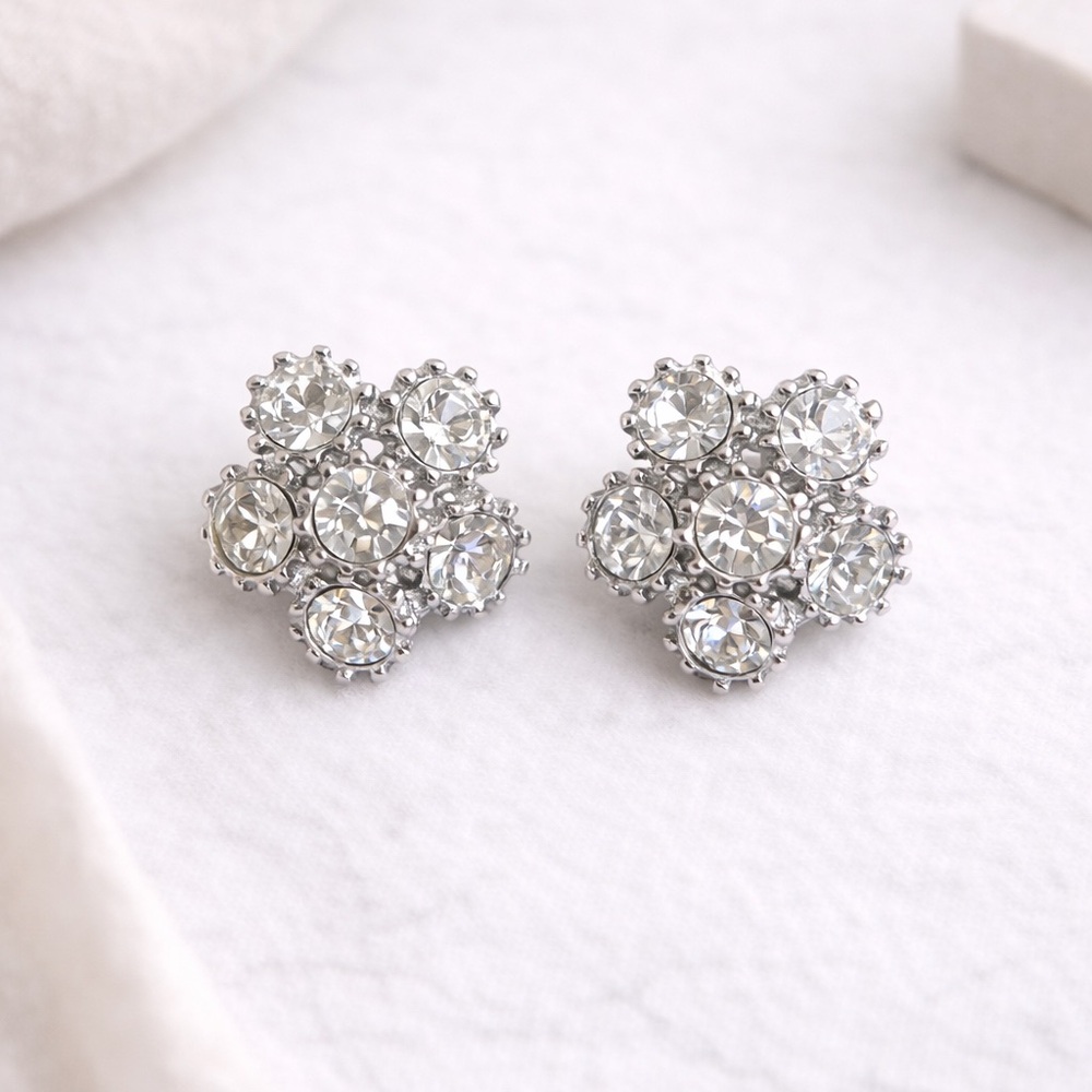 Silver Tone Rhinestone Cluster Stud Earrings Sparkly Floral Glam Classic